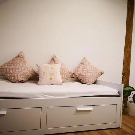 Apartment Zentrum, Helle Und Ruhige Moeblierte Dg-wohnung Zwischen Steintor Und Uni