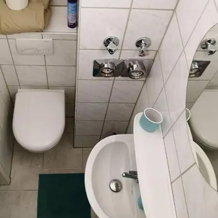 Zentrum, Helle Und Ruhige Moeblierte Dg-wohnung Zwischen Steintor Und Uni