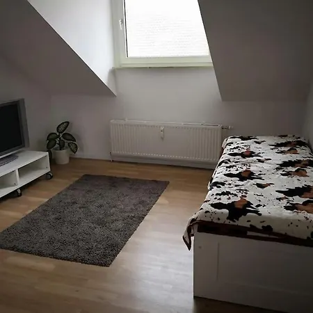 Zentrum, Helle Und Ruhige Moeblierte Dg-wohnung Zwischen Steintor Und Uni Apartment Hannover