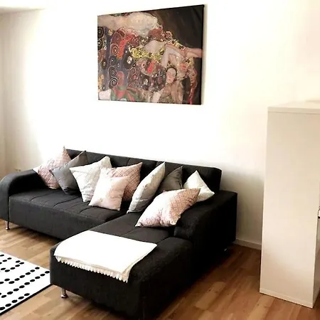 Zentrum, Helle Und Ruhige Moeblierte Dg-wohnung Zwischen Steintor Und Uni