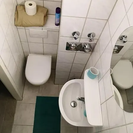Apartment Zentrum, Helle Und Ruhige Moeblierte Dg-wohnung Zwischen Steintor Und Uni *