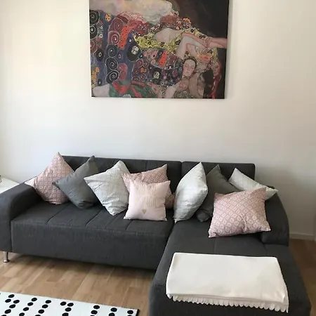 Zentrum, Helle Und Ruhige Moeblierte Dg-wohnung Zwischen Steintor Und Uni *