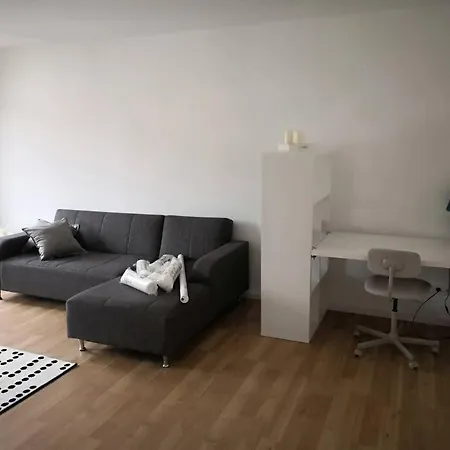 Zentrum, Helle Und Ruhige Moeblierte Dg-wohnung Zwischen Steintor Und Uni